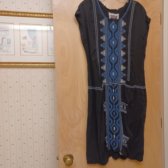 Johnny Was Black Blue Embroidered Pocket Tunic - Picture 8 of 8